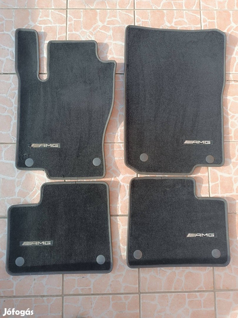 Mercedes-Benz ML gyári szőnyegszett AMG