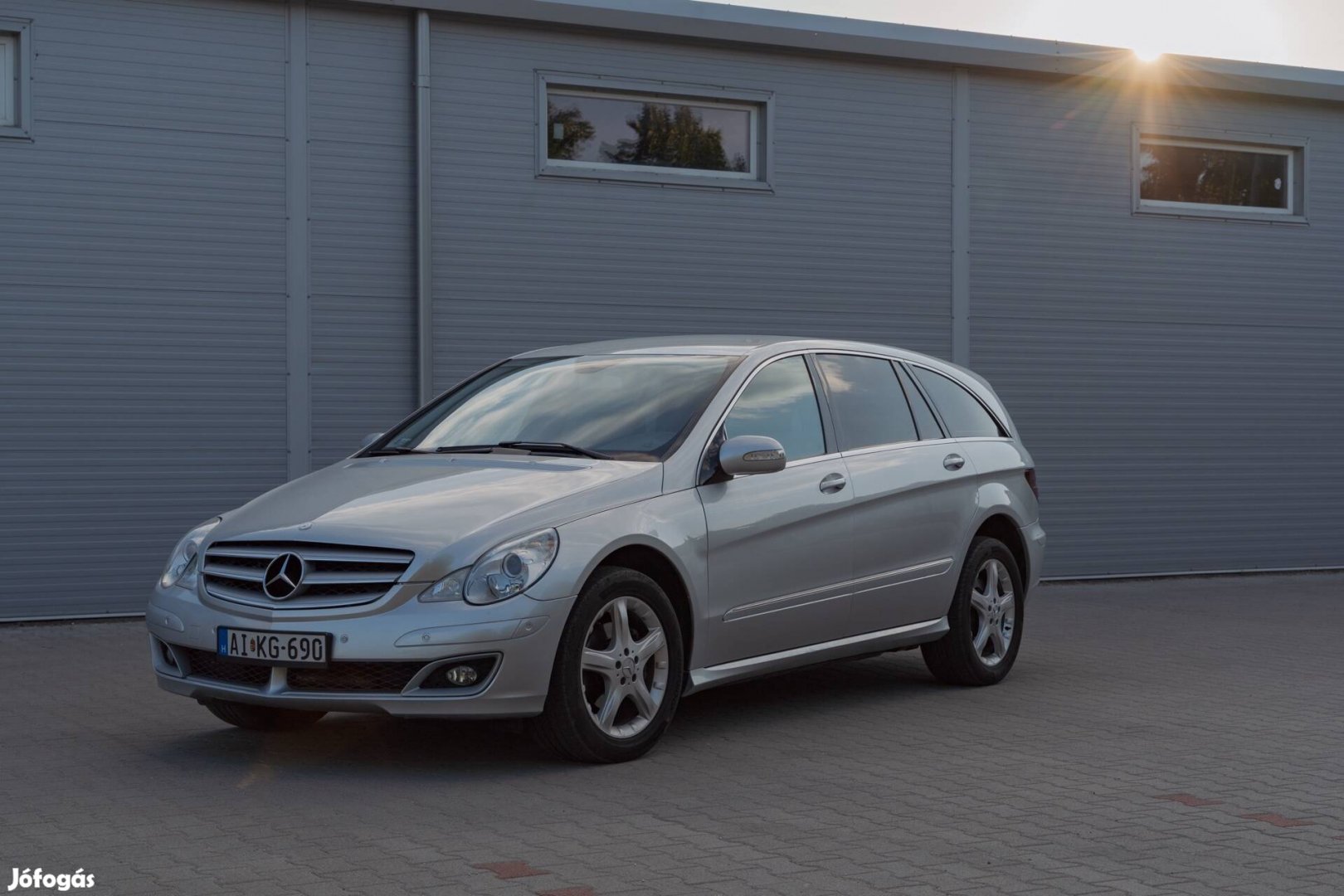 Mercedes-Benz R320