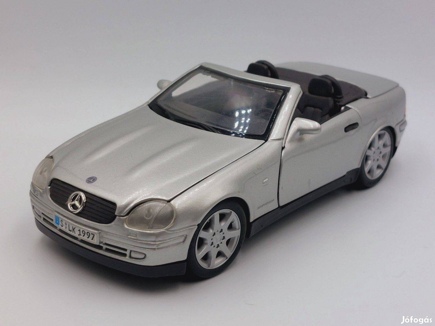 Mercedes-Benz SLK230 1:24 1/24 modellautó