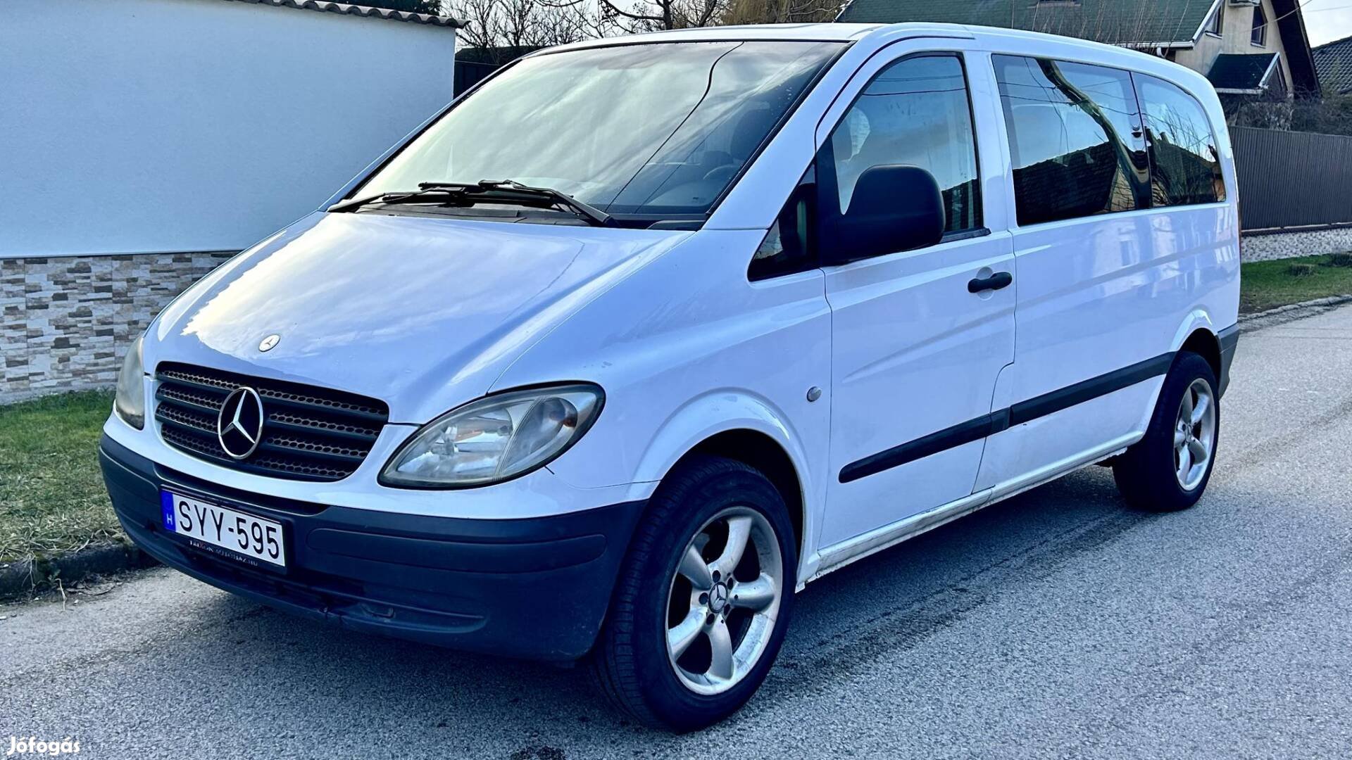 Mercedes-Benz Vito 110 CDI E 9 Személyes. Folym...