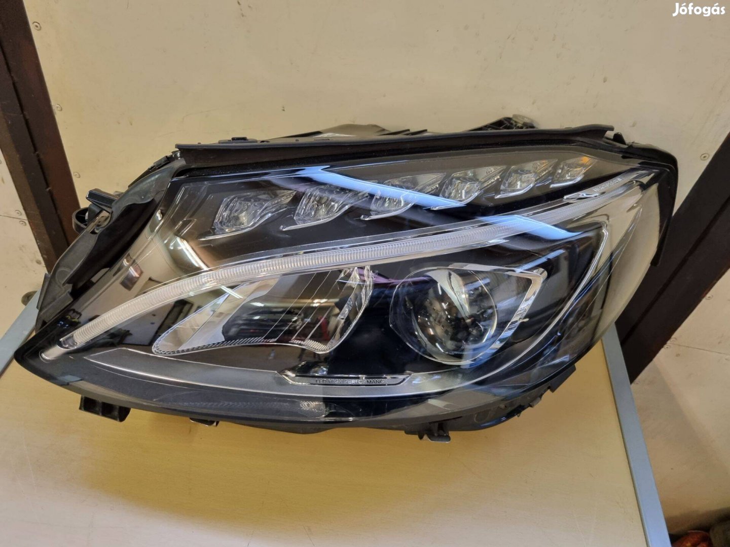 Mercedes Benz W205 C Bal első fényszóró A2059062504