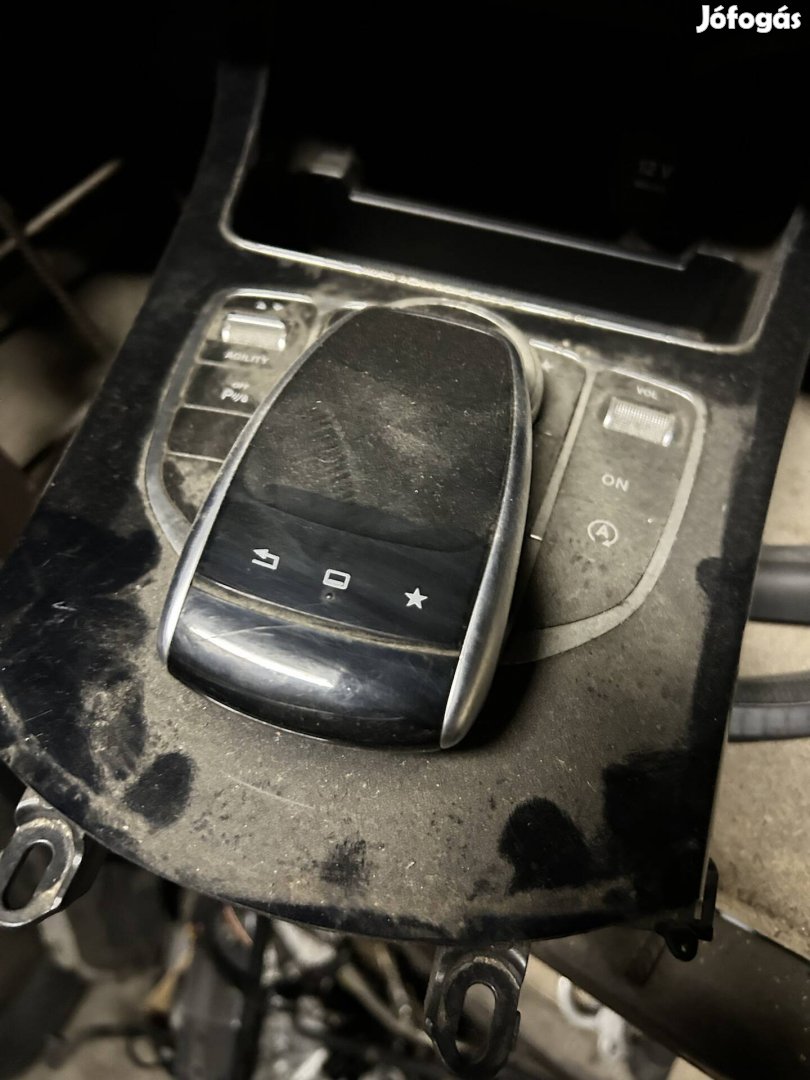 Mercedes Benz W205 C touch pad