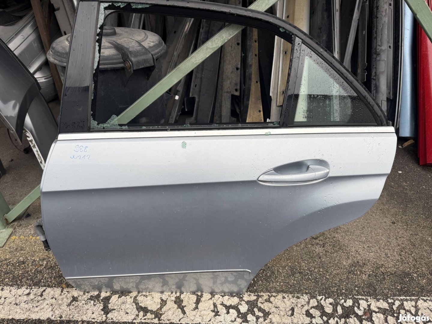 Mercedes Benz W212 E bal hátsó 988 színű ajtó