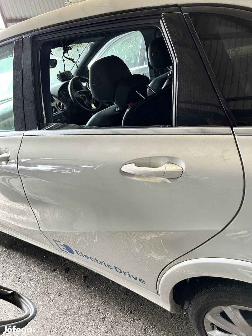 Mercedes Benz W246 B bal hátsó ajtó