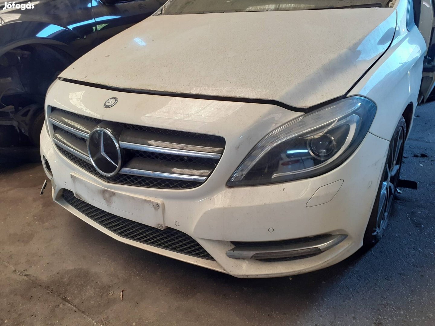 Mercedes Benz W246 B komplett csavaros eleje 