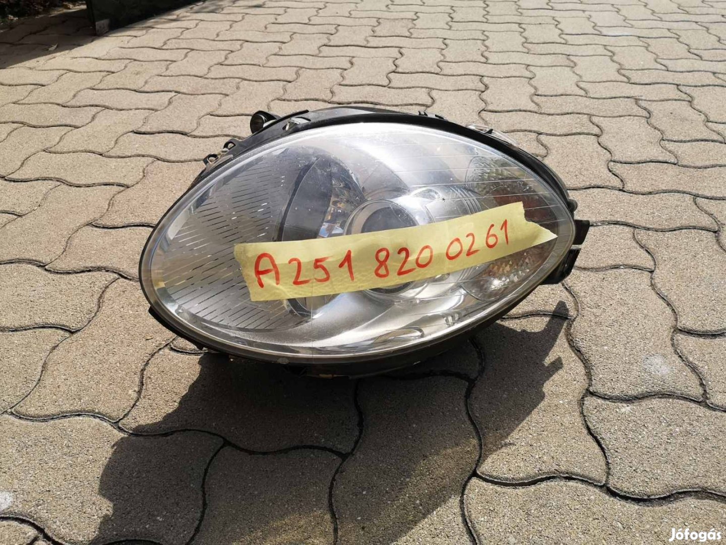 Mercedes-Benz W251 jobb első lámpa