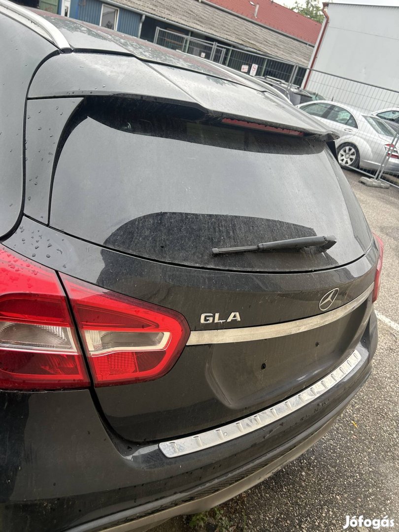 Mercedes Benz X156 GLA csomagtér ajtó