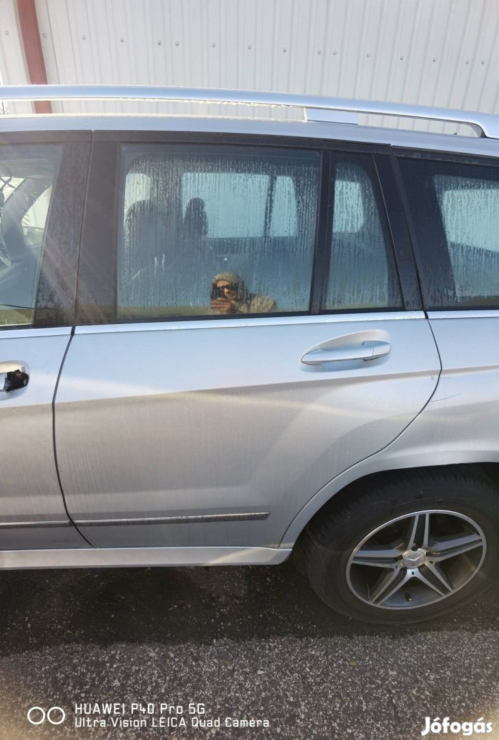 Mercedes Benz X204 GLK bal hátsó ajtó 