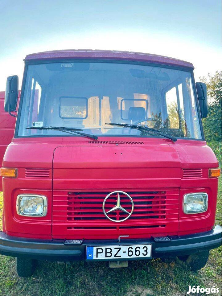 Mercedes-Benz -L 407 D Food Truck