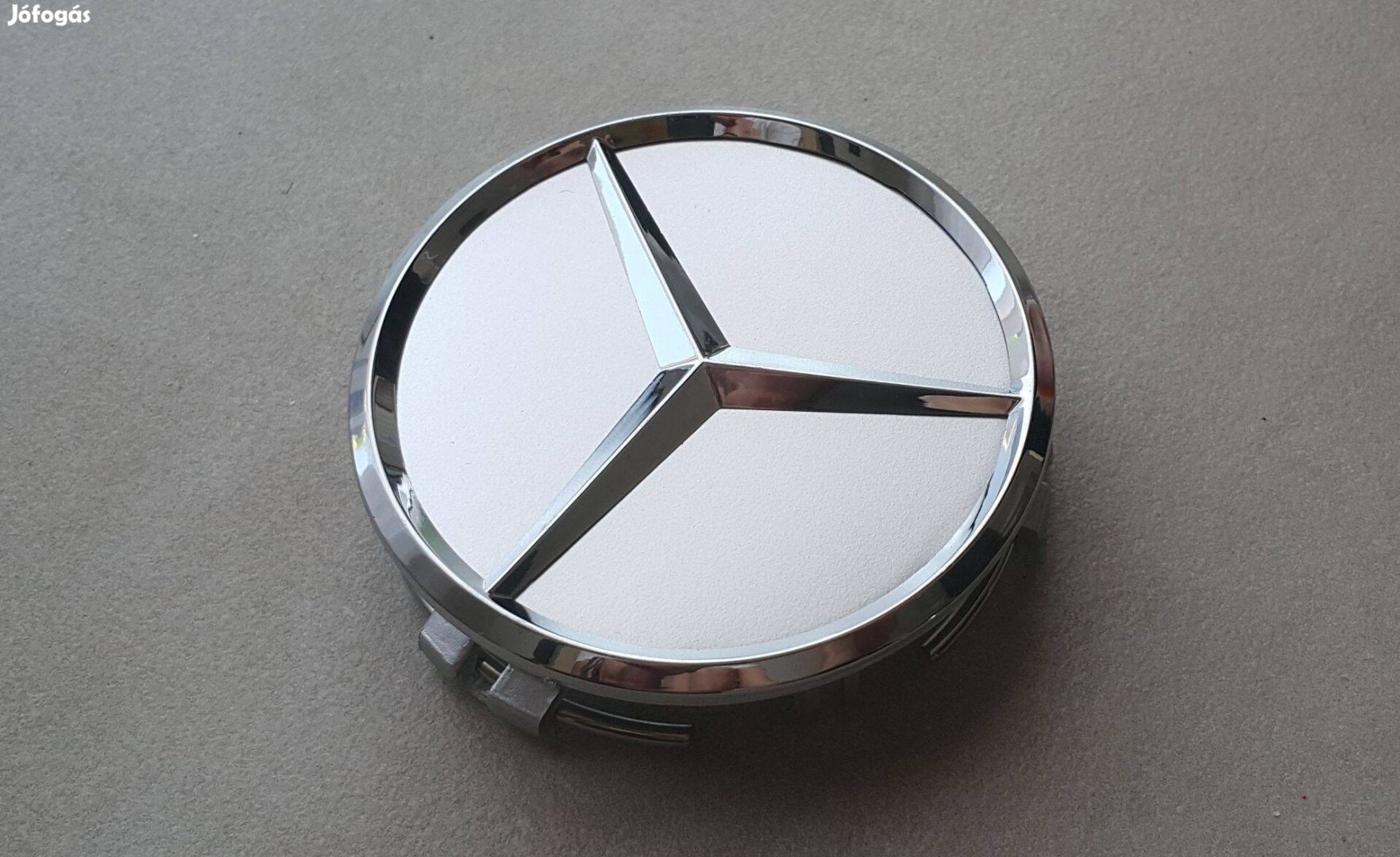 Mercedes Benz alufelni felni kupak közép porvédő 75 mm ezüst