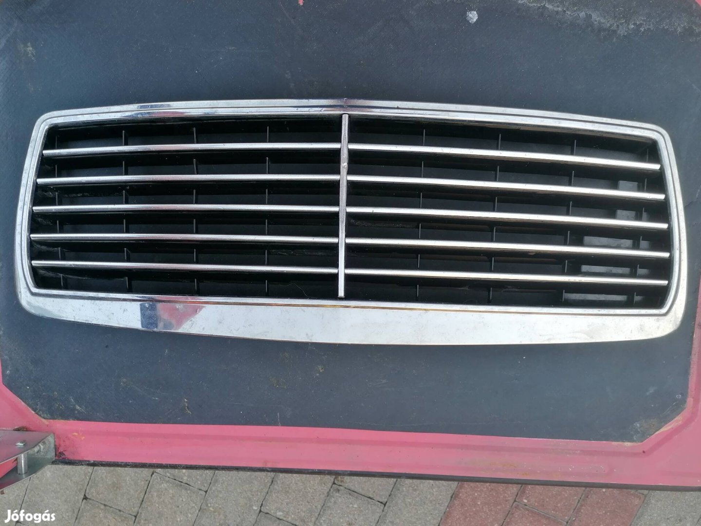 Mercedes-Benz hűtőrács. Cikkszám 210 888 0123 