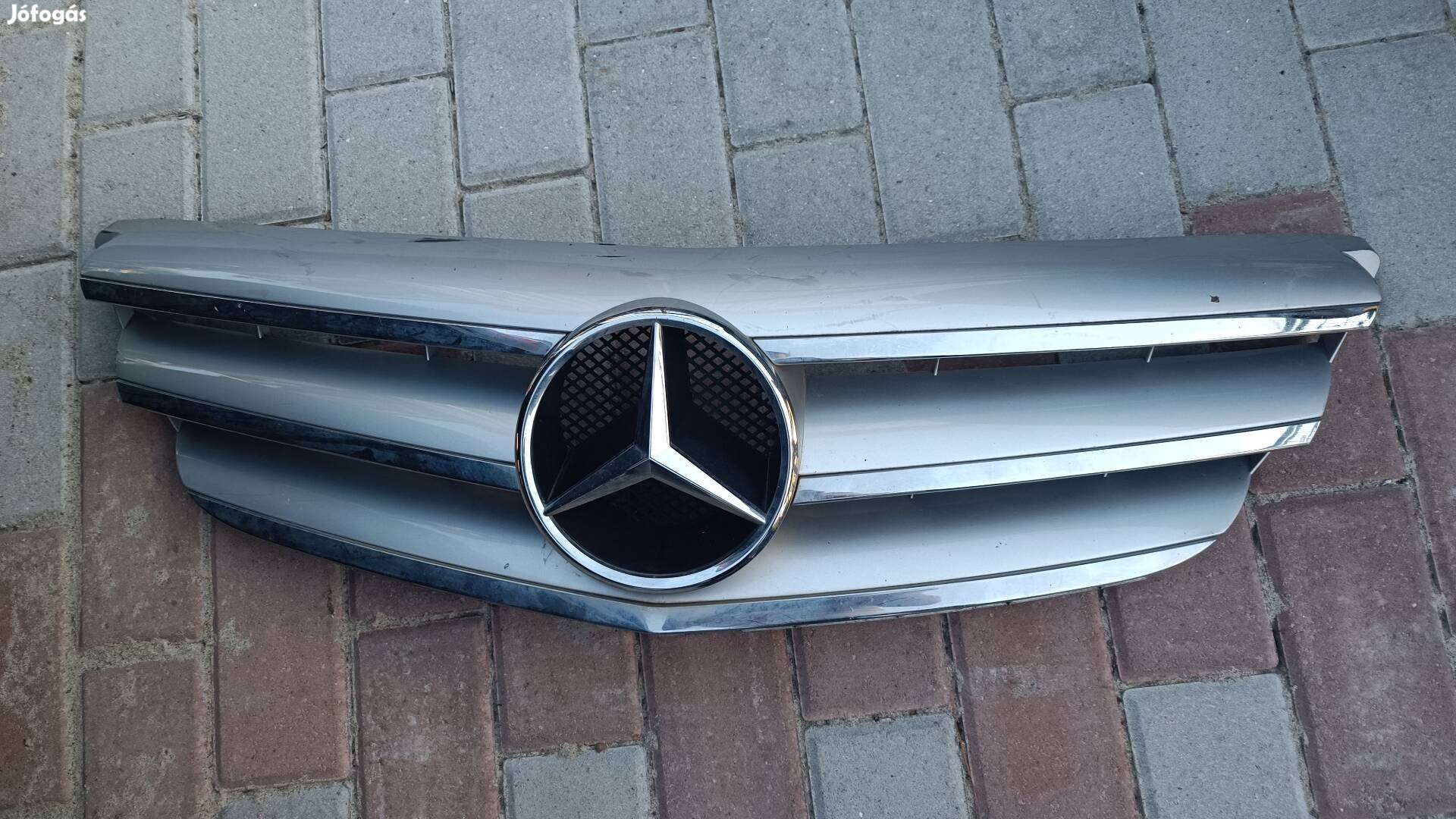 Mercedes Benz w245 b-osztaly gyári bontott első diszracs A1698800883