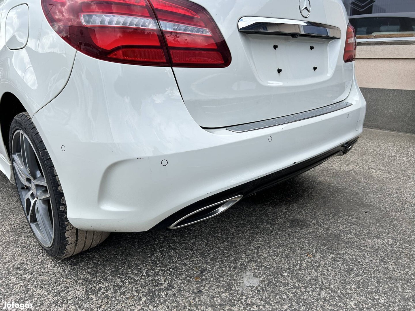 Mercedes Benz w246 B 650 színkódos lökhárító