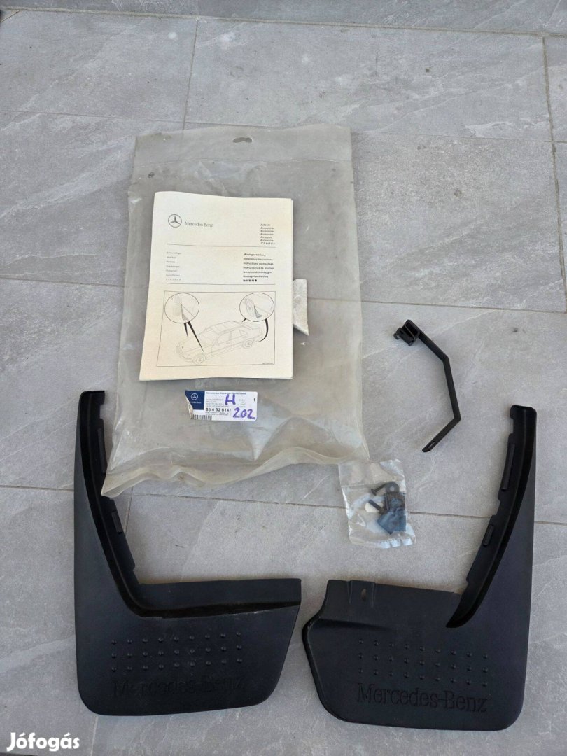 Mercedes C 202 sárfogó