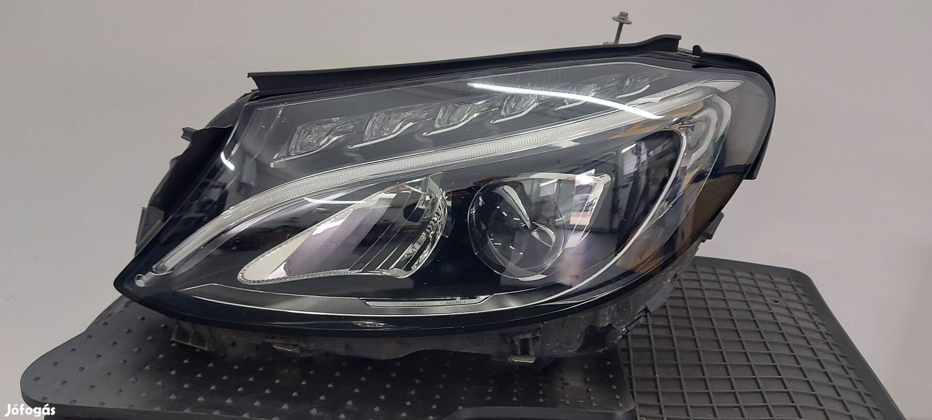 Mercedes C 250 Balos Ledes Fényszóró A 205 906 25 04