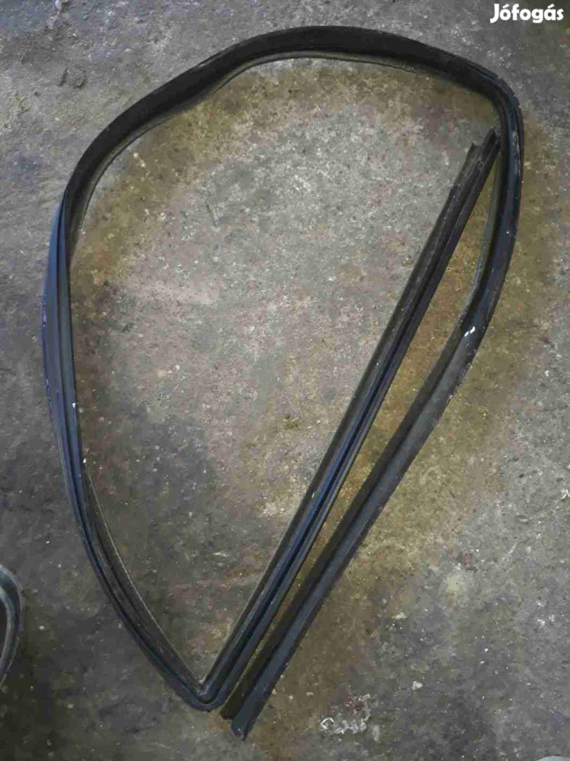 Mercedes C W203 Bal Első Belső Páralehúzó