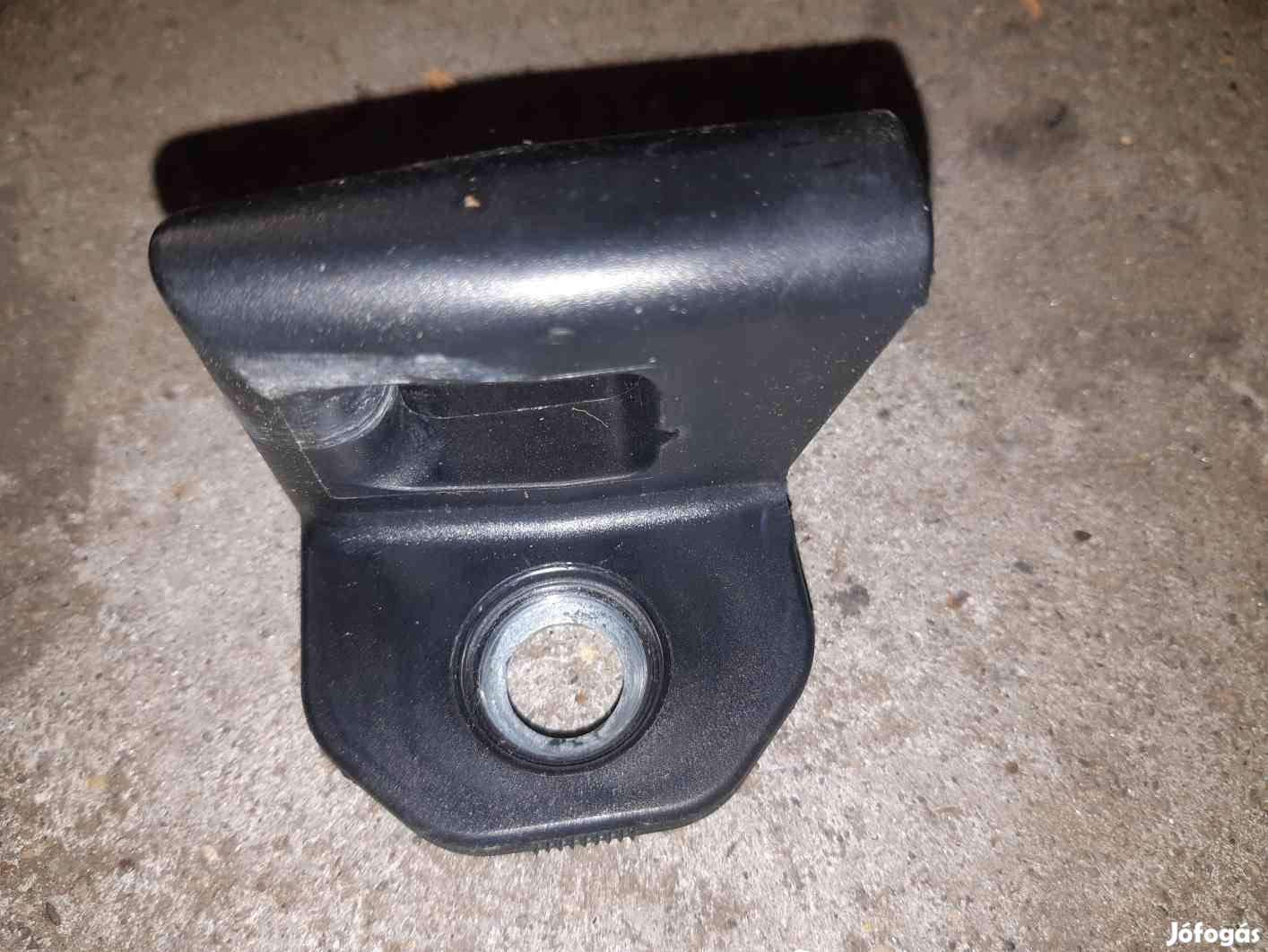 Mercedes C W203 Zár Ütköző