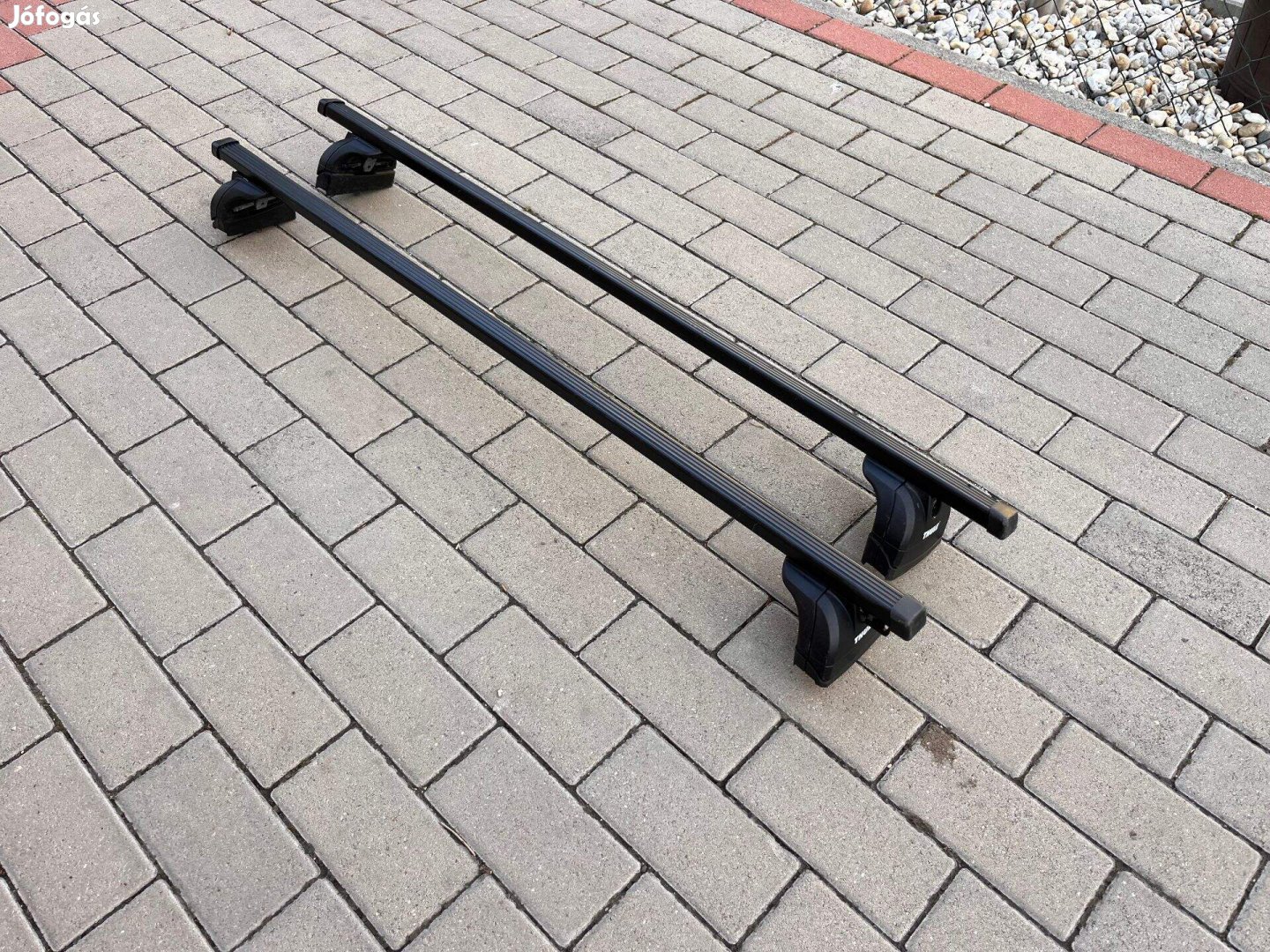Mercedes C W204 és E W212 W207 Thule tetőcsomagtartó fixpontos