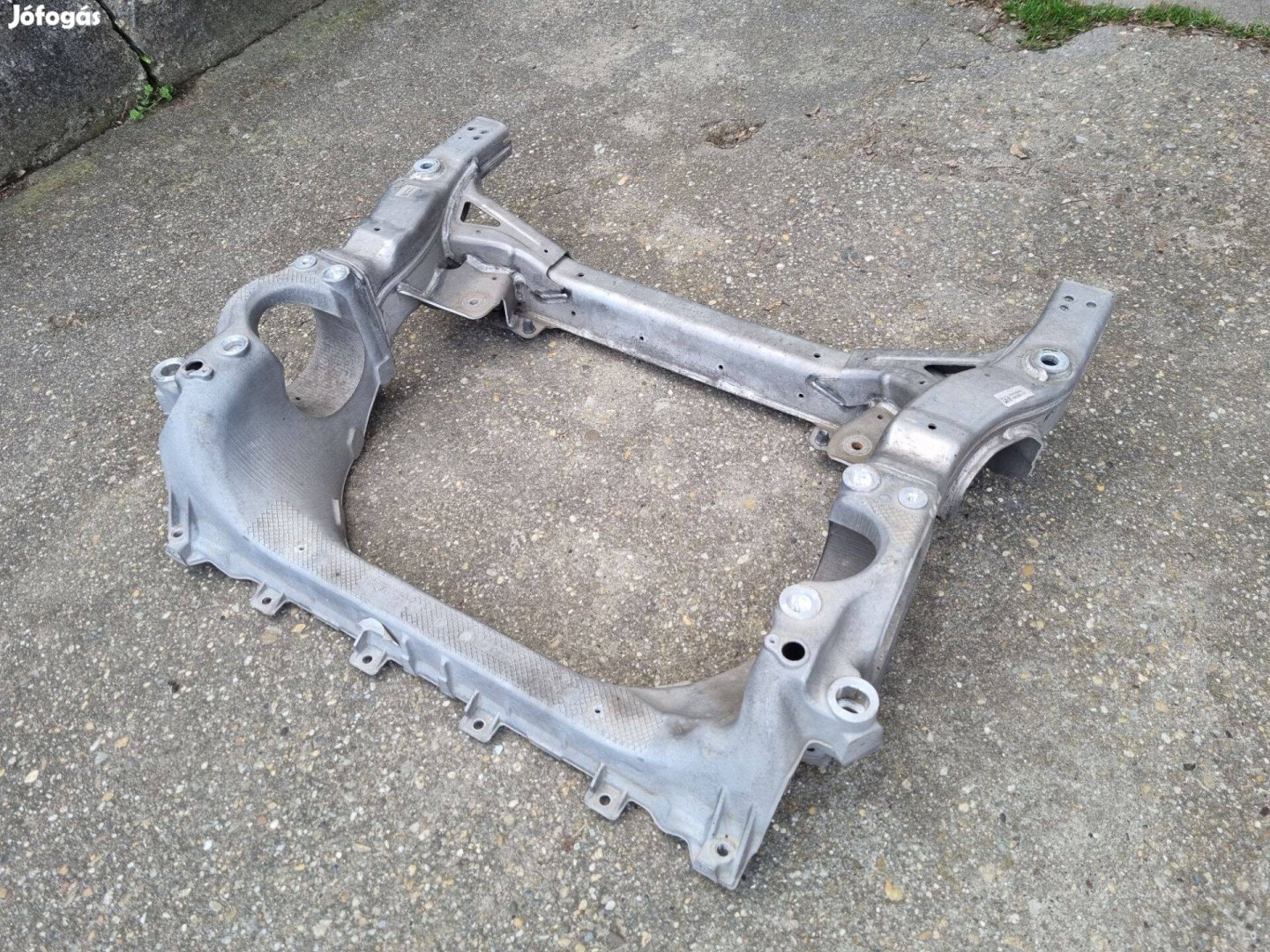 Mercedes C W205 GLC W253 W223 Bölcső A2056220400 2056200400 2056200500