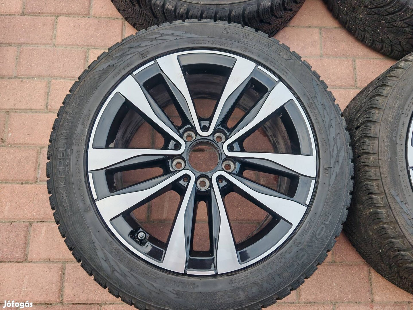 Mercedes C osztály 2széles 17 col alufelni téli gumi