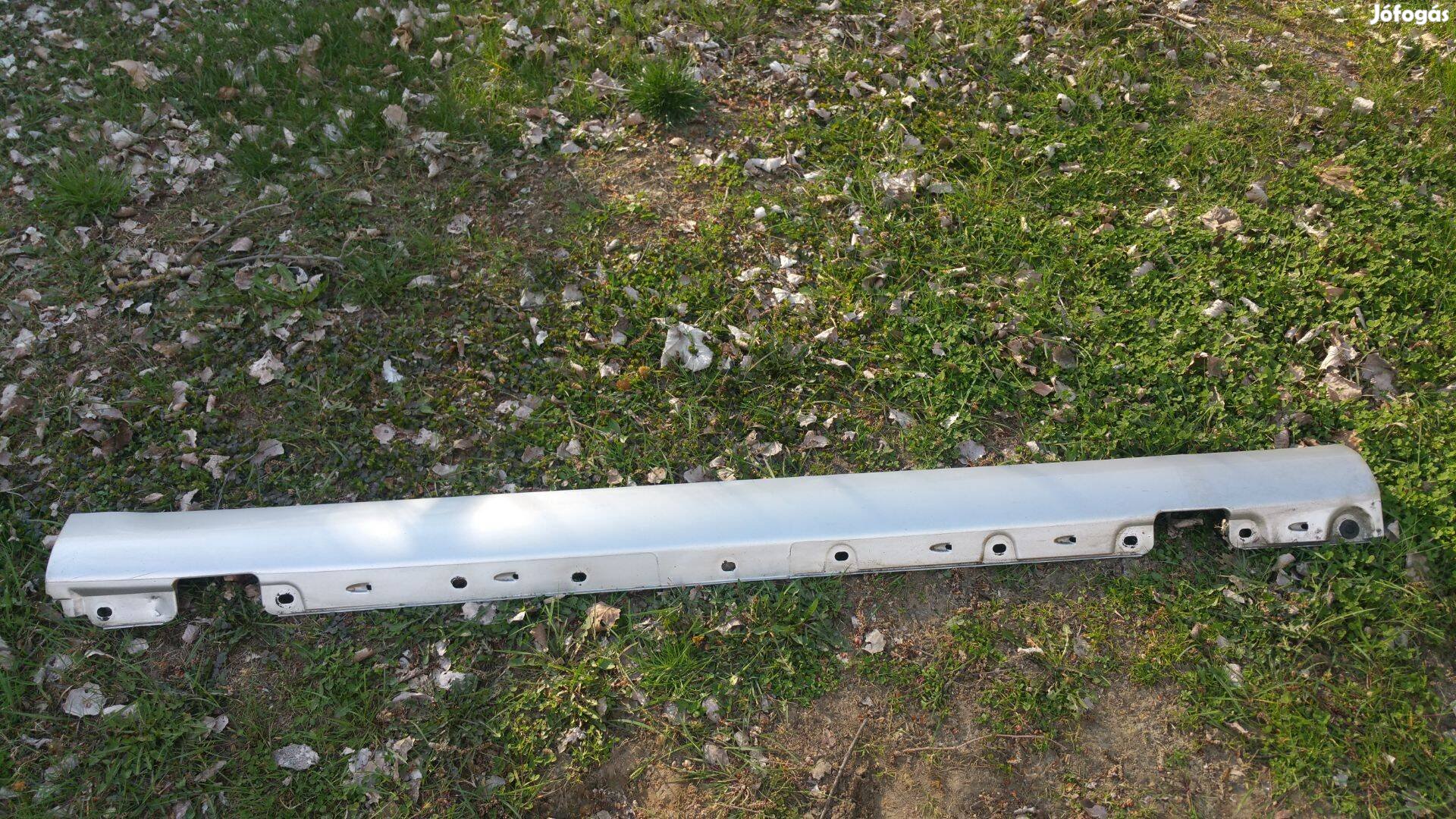 Mercedes C osztály W203 jobb oldali küszöb