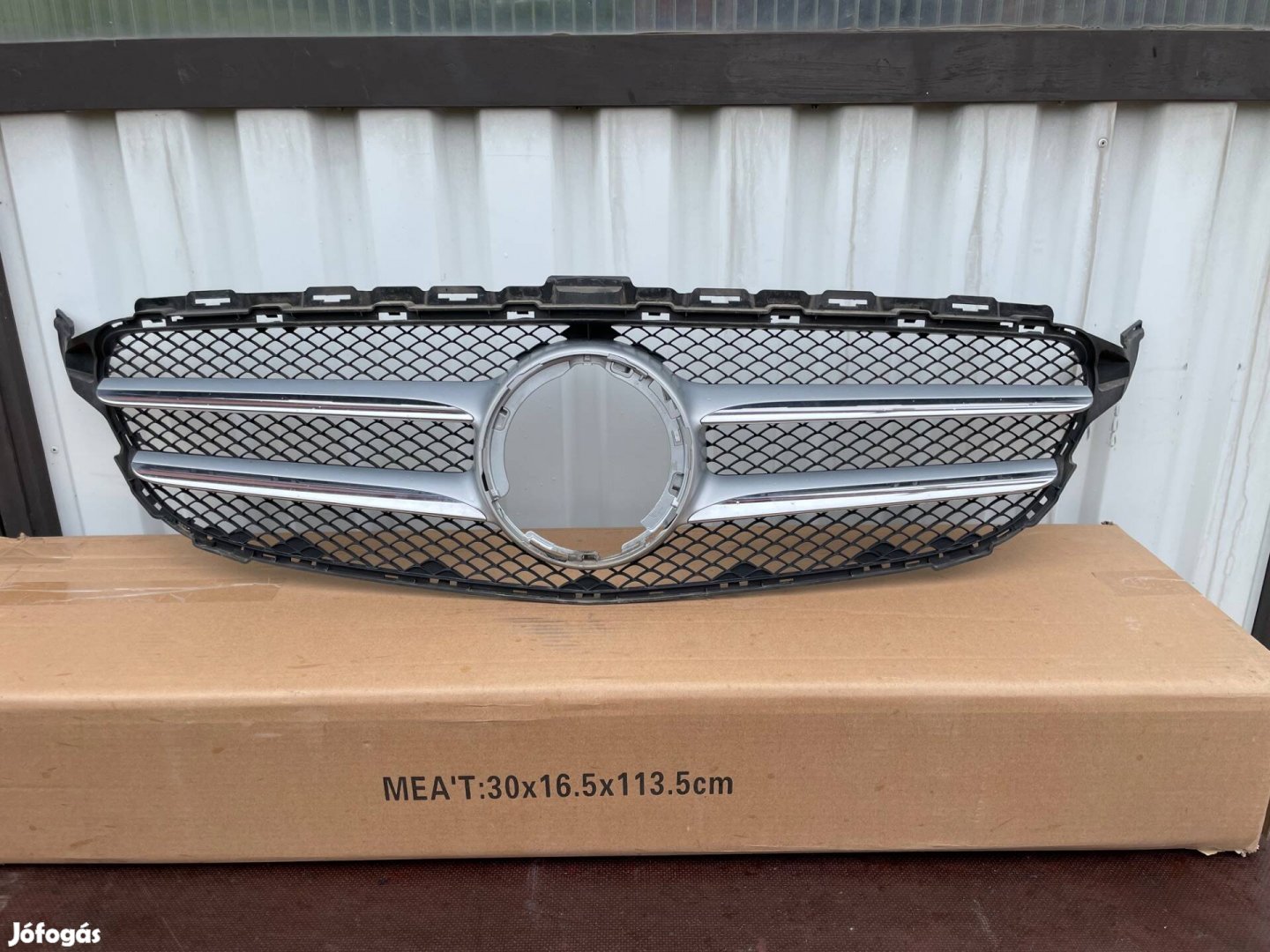 Mercedes C-osztály W205 hűtőrács A2058801704