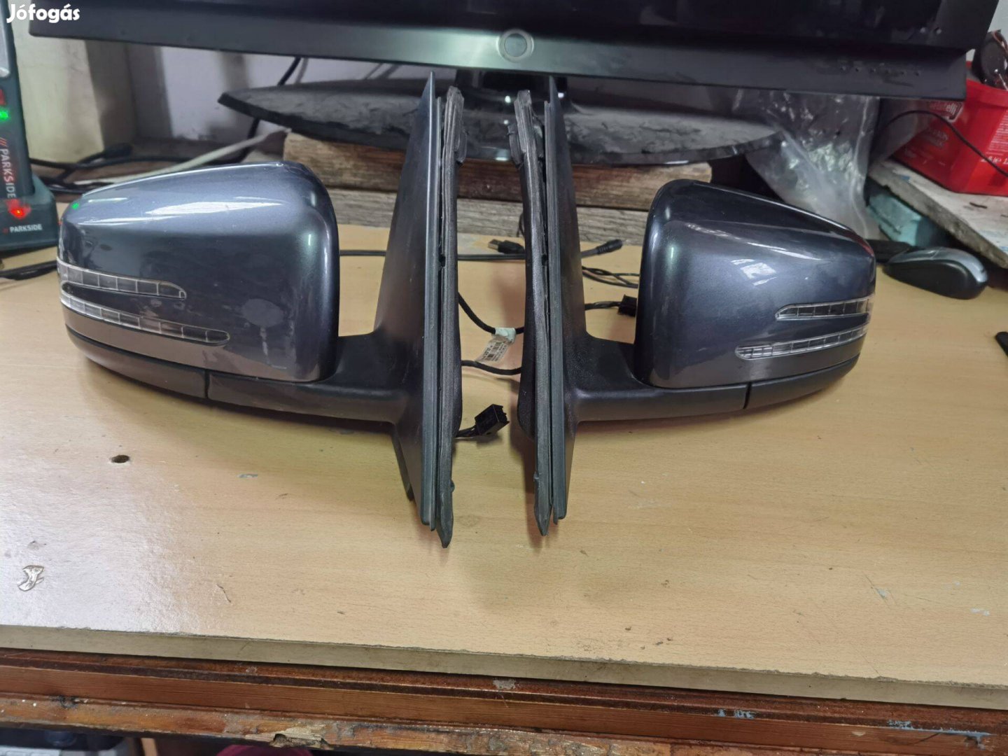 Mercedes C w204 tükőpár csíkindexes karcmentesek!