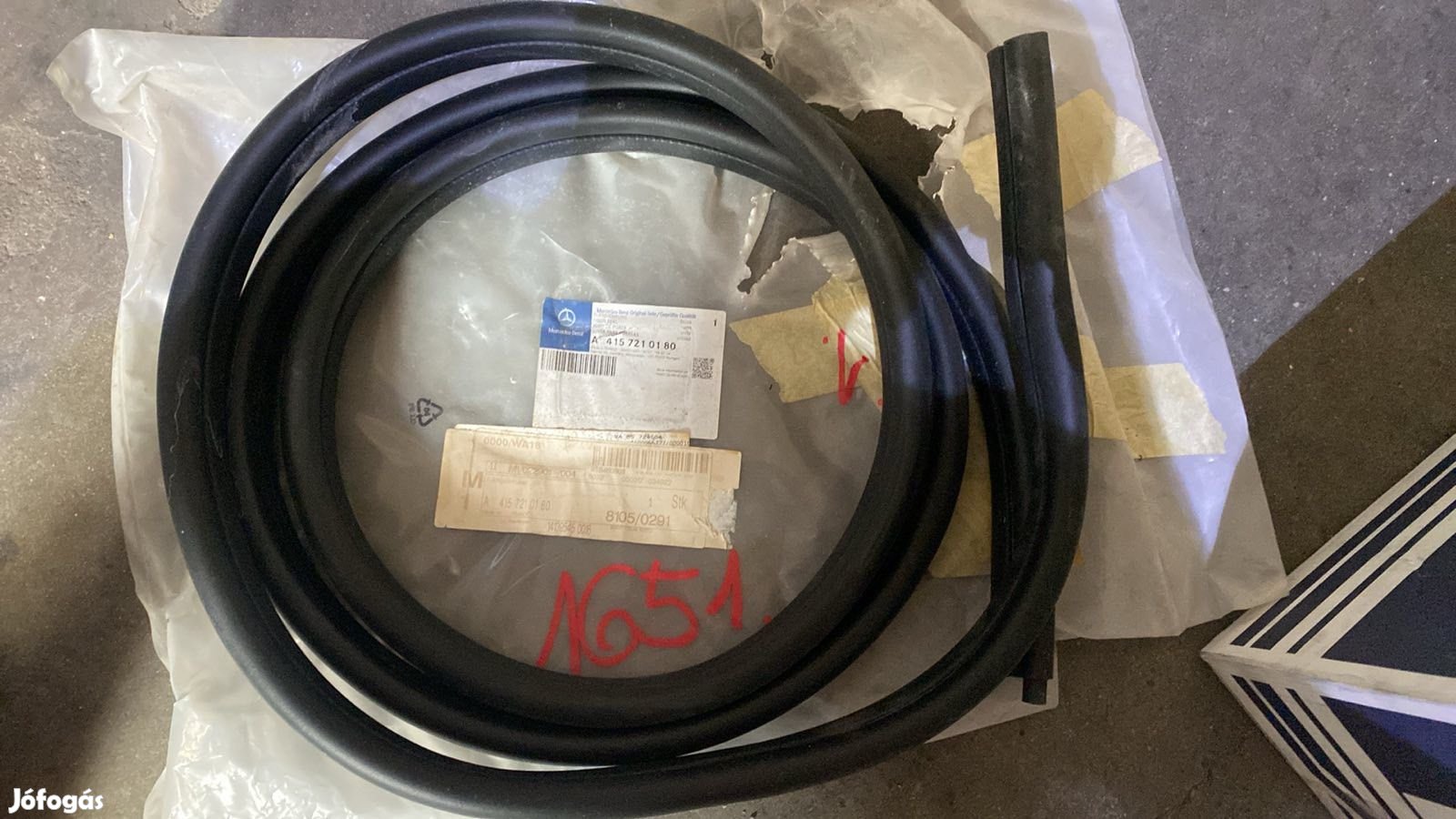 Mercedes Citan hátsó csomagtér bal oldali kéder gumi