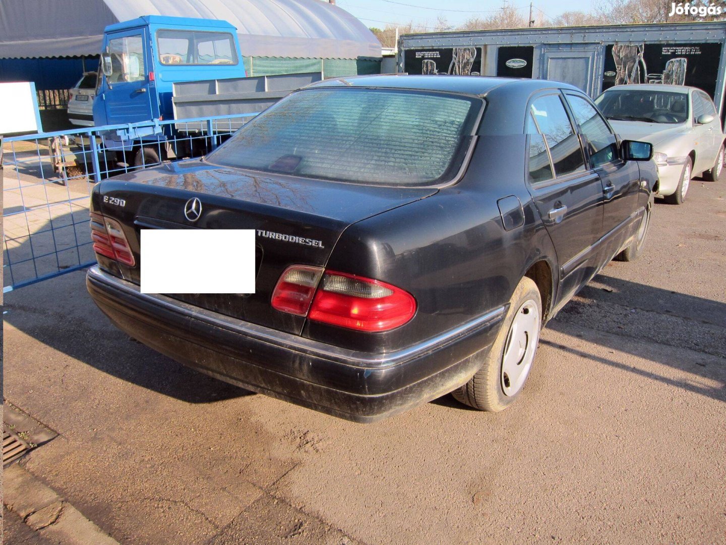 Mercedes E210 bontott használt alkatrészek eladók