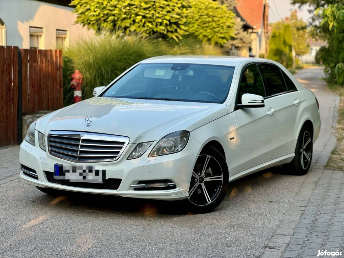 Mercedes E230 kis hibával Áron Alul Sürgősen 