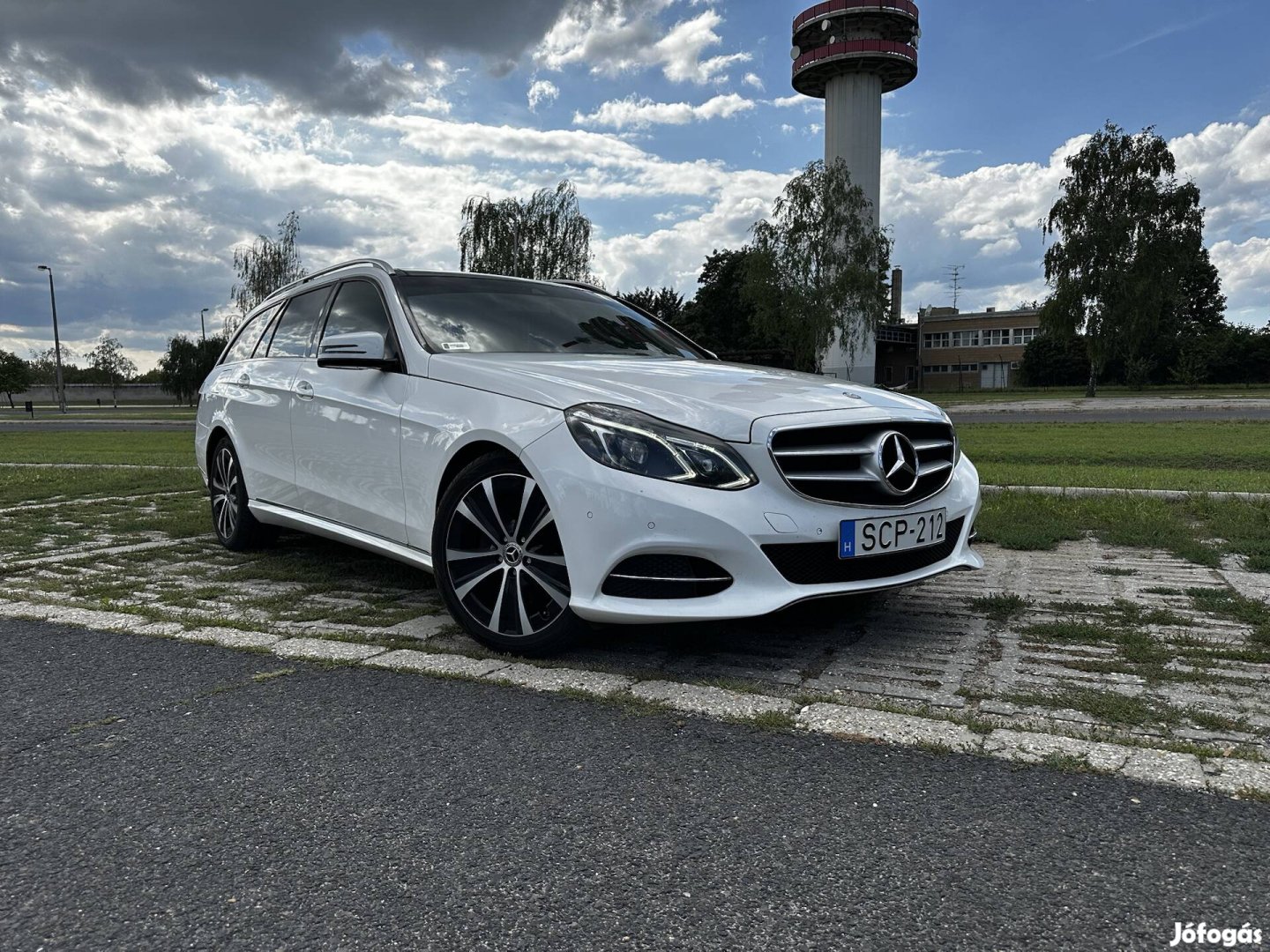 Mercedes E250 Panoráma tető , Kamera !