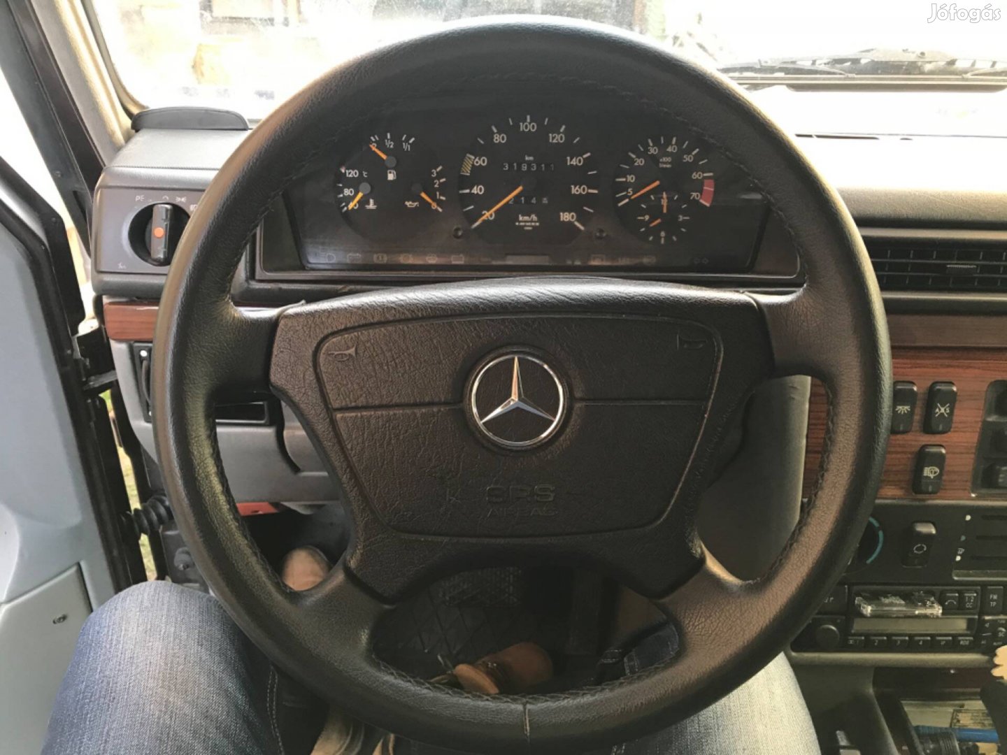 Mercedes E 210 karosszéria elemek eladok