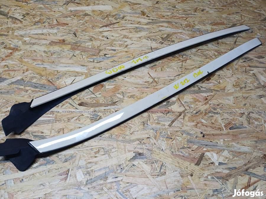 Mercedes E Class W212 (2009-2016) Első Szélvédő Díszléc Pár