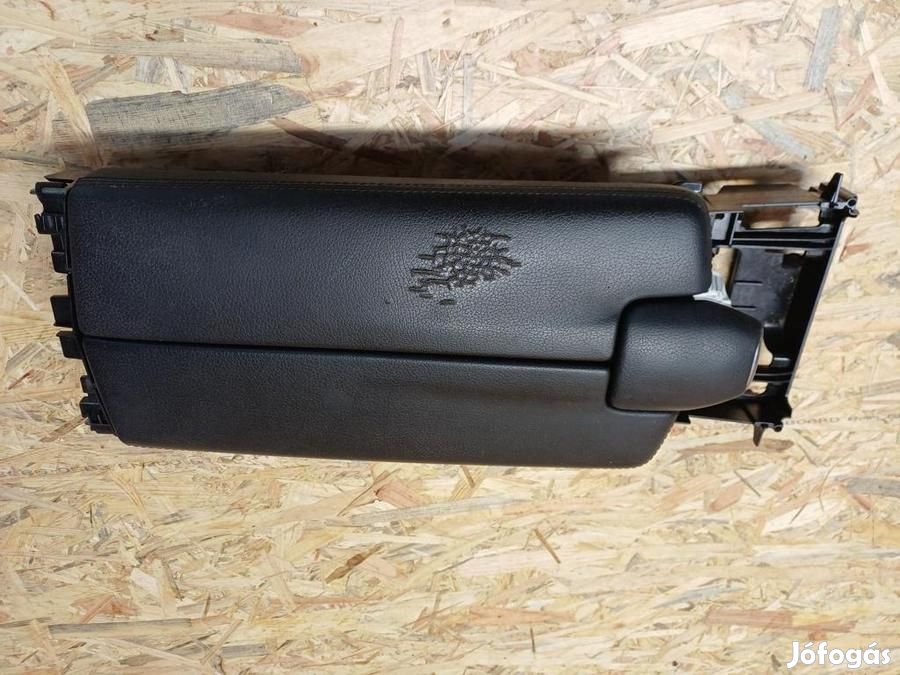 Mercedes E Class W212 (2009-2016) Könyöklő Repedezett Bőrrel