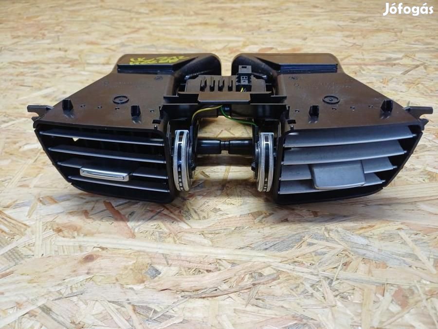 Mercedes E Class W212 (2009-2016) Középső Szellőző