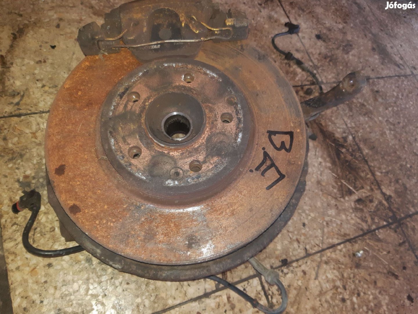 Mercedes E W210 Bal Első Csonkállvány Kerékaggyal Féknyereg