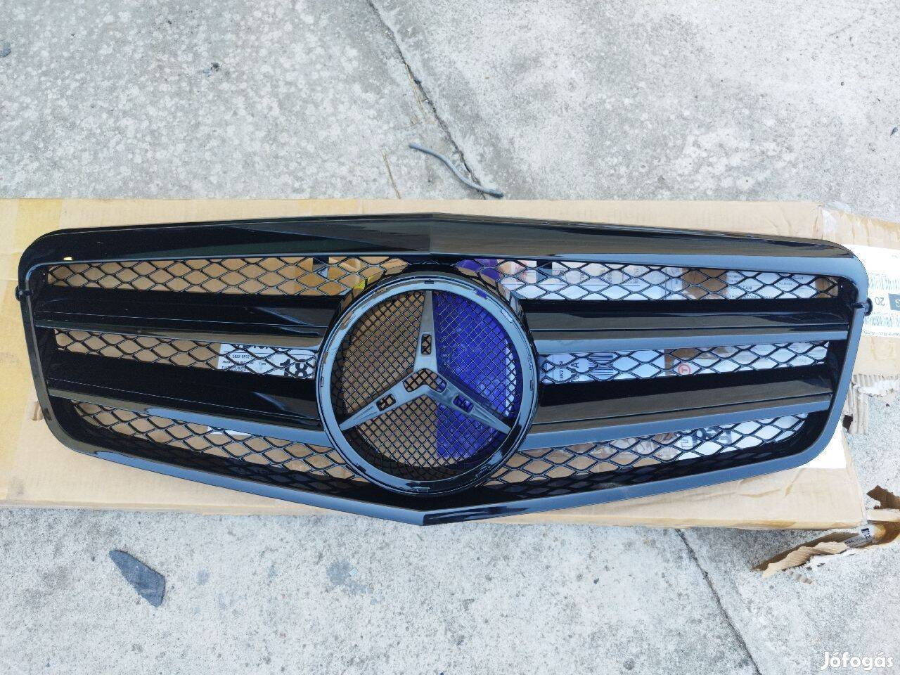 Mercedes E w212 új, utángyártott hűtőmaszk