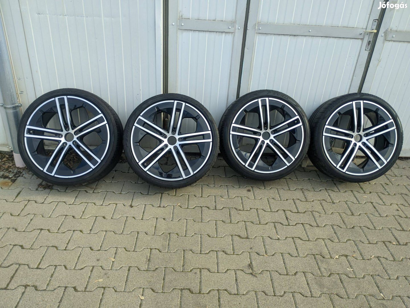 Mercedes Eqe 21 colos felni garnitúra