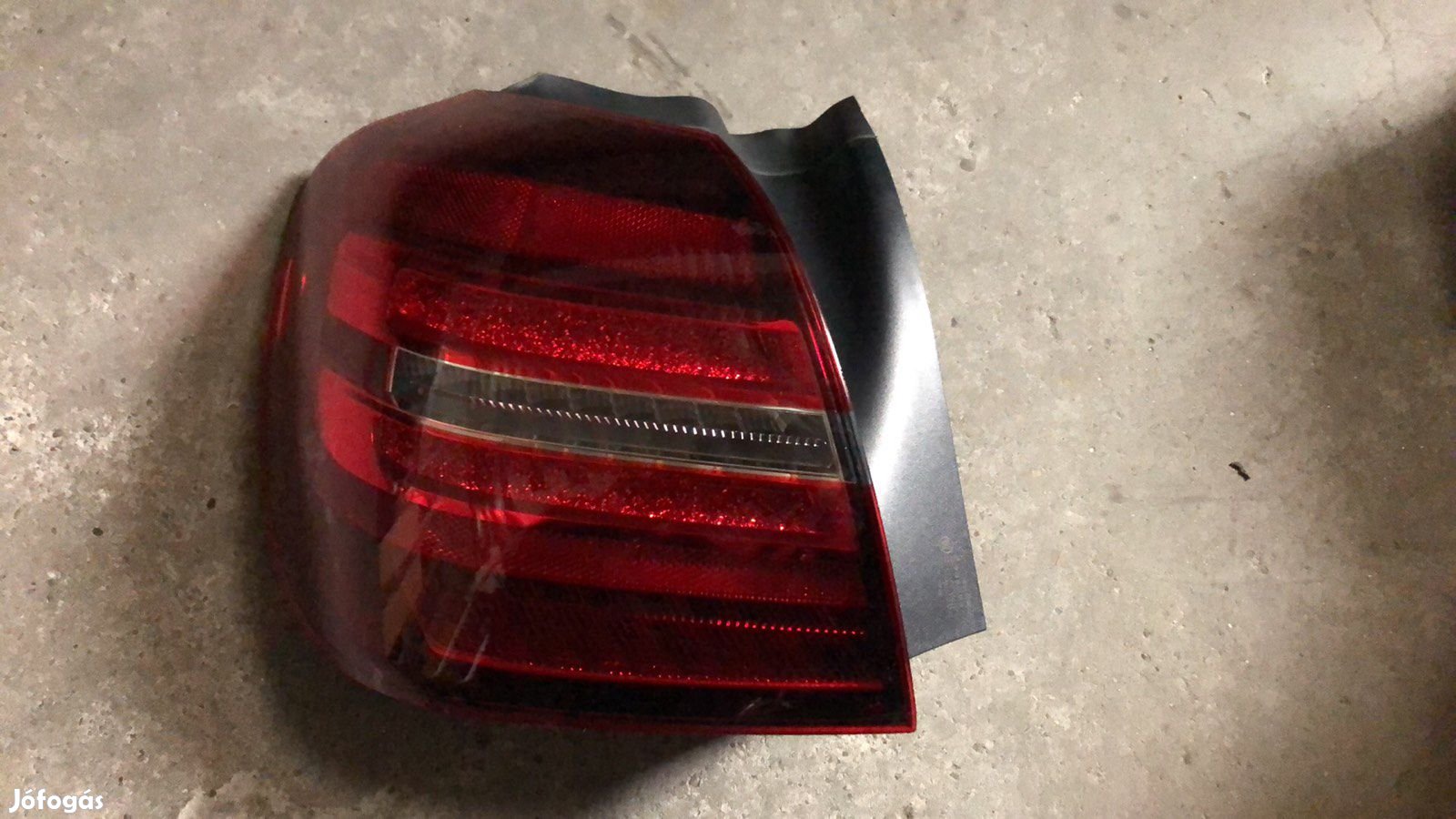 Mercedes GLA X156 bal hátsó lámpa A1569068300 eladó