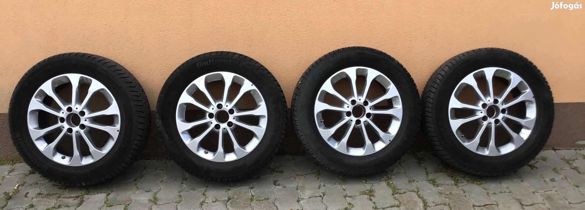 Mercedes GLA gyári alufelni Continental defektűrő téligumival