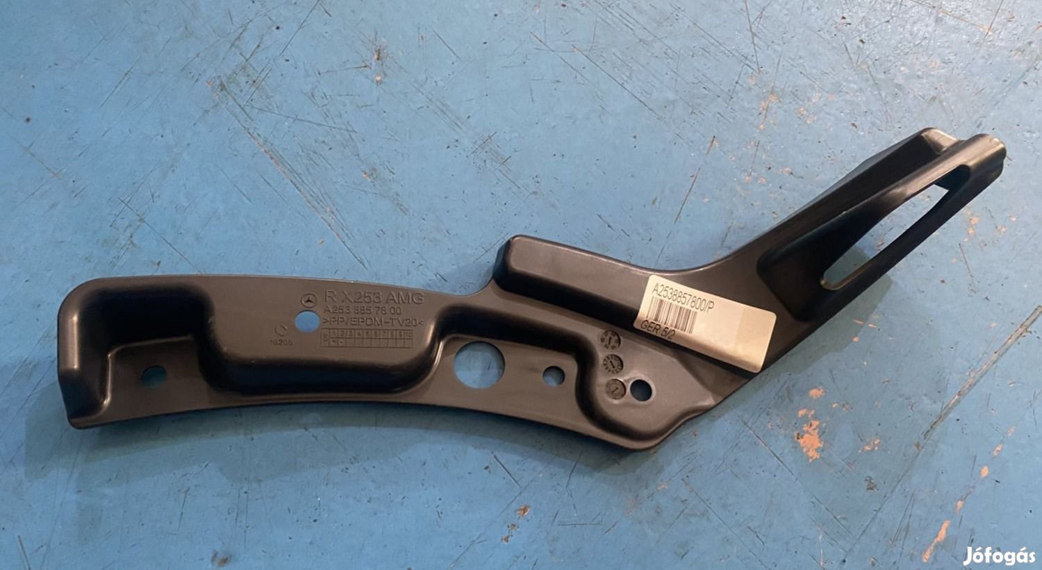 Mercedes GLC W253 első jobb oldali alsó lökhárító tartó