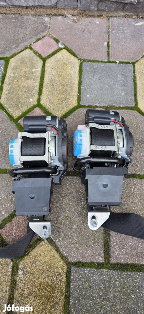 Mercedes Gle W167 Cupé biztonság öv.