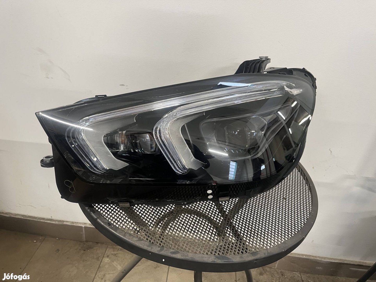 Mercedes Gle multibeam LED fényszóró 