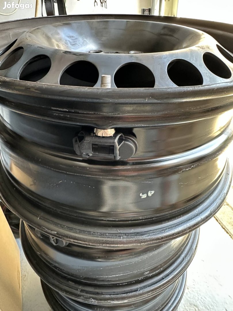 Mercedes Gyári Lemezfelni Tpms jeladóval 15"