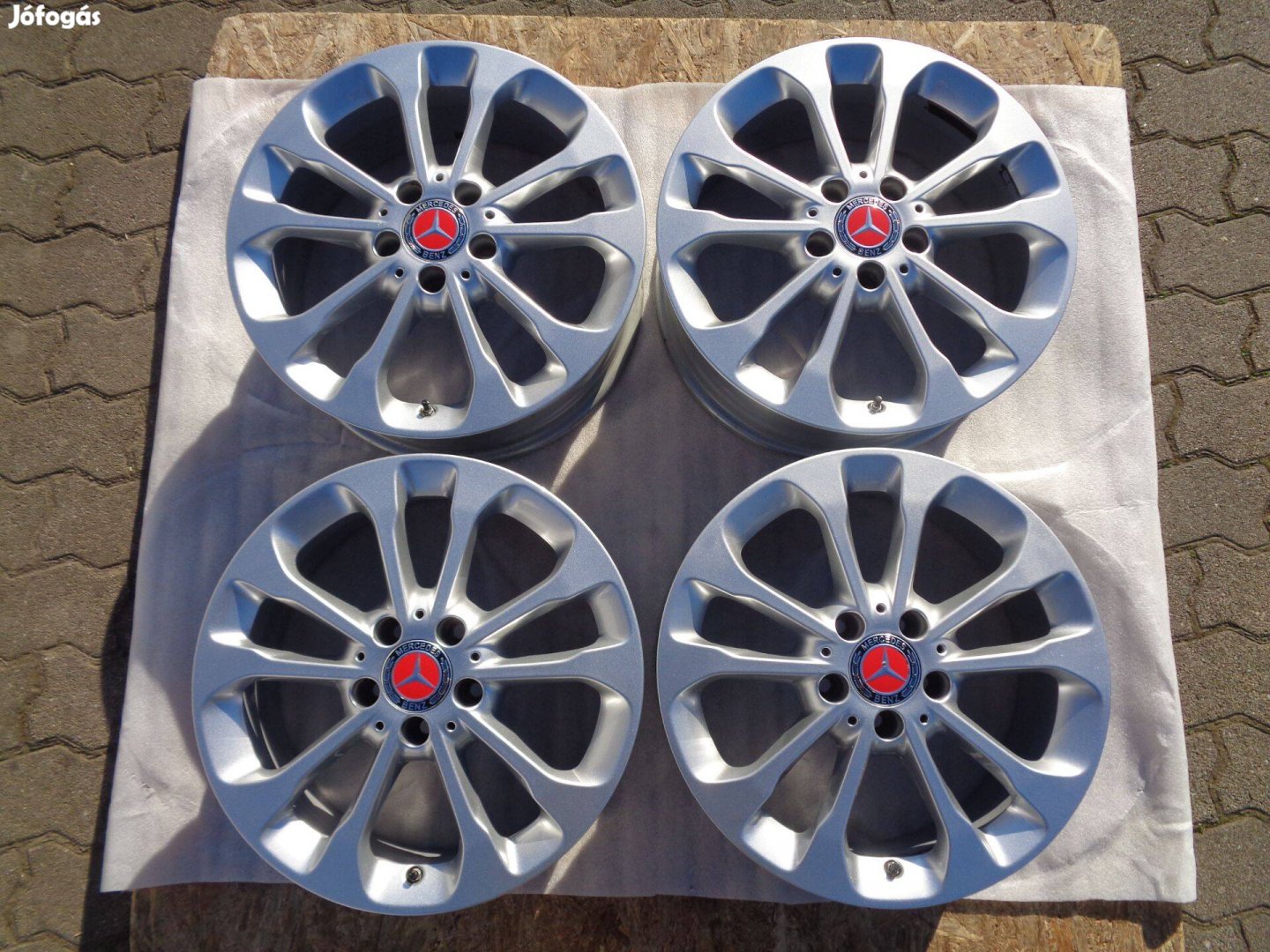 Mercedes Gyári alufelni 17-es, szenzorral szép állapotban eladó