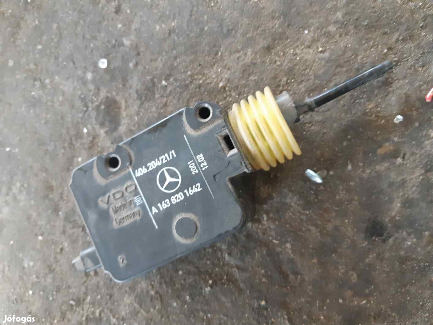 Mercedes ML 270 Tankajtó Zár Motor