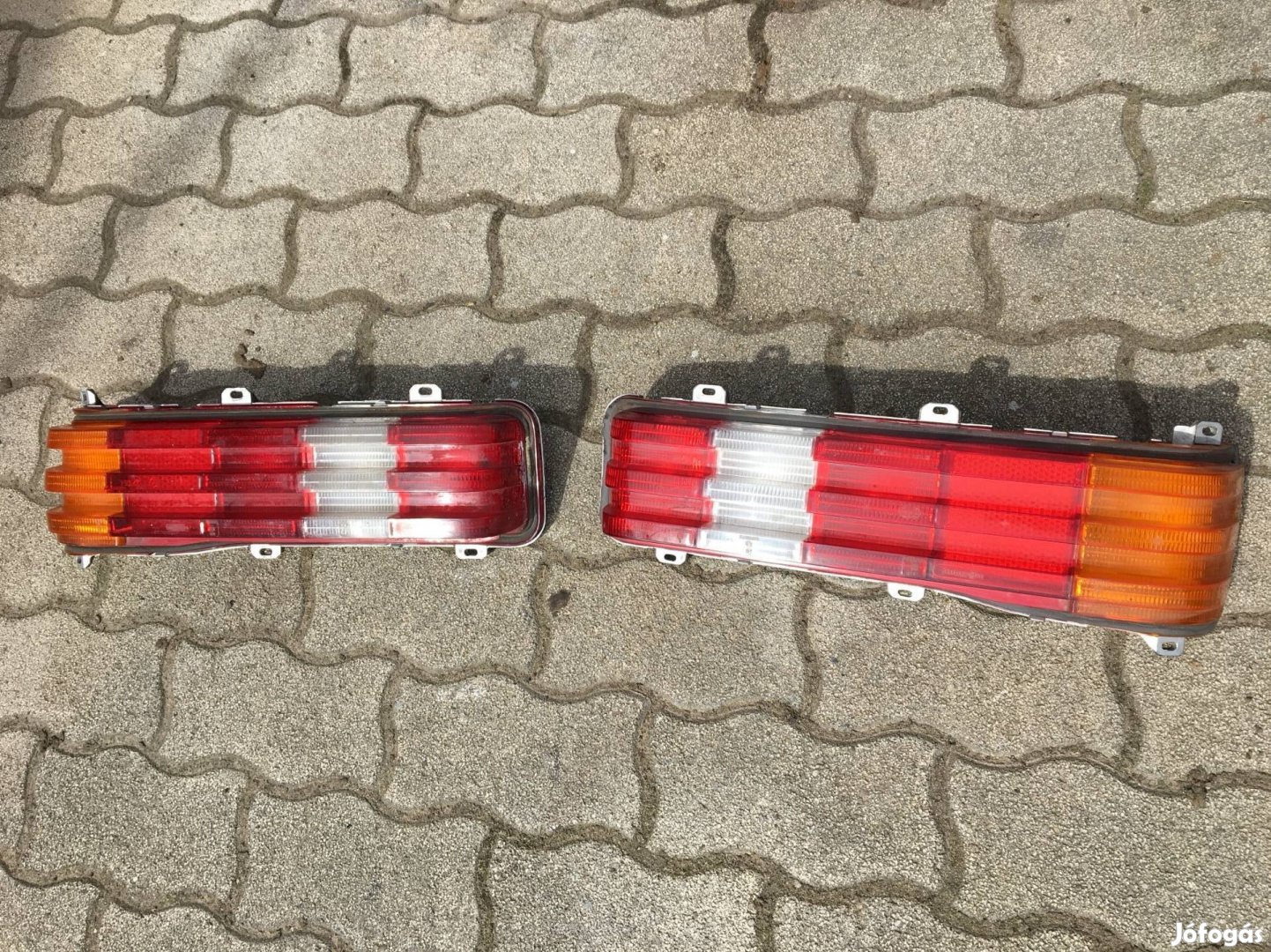 Mercedes Mercedes-Benz W123 gyári hátsó lámpa pár