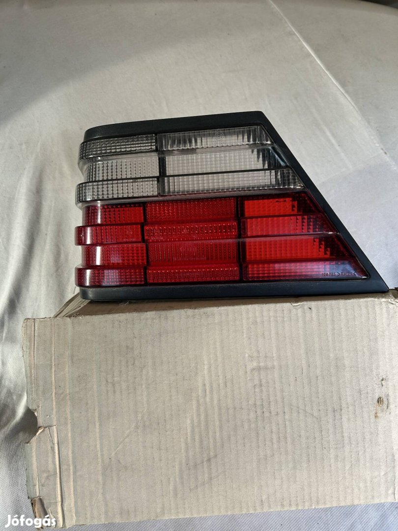 Mercedes Mercedes-Benz W124 gyári Hella bal hátsó lámpa búra