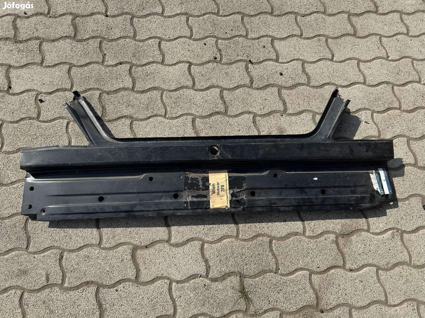 Mercedes Mercedes-Benz W124 gyári új javító elem hátfal