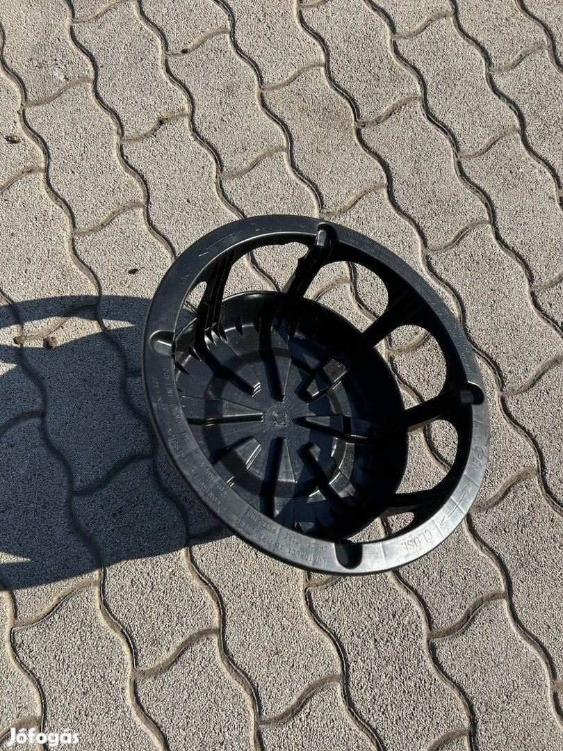 Mercedes Mercedes-Benz W210 gyári pótkerék leszorító